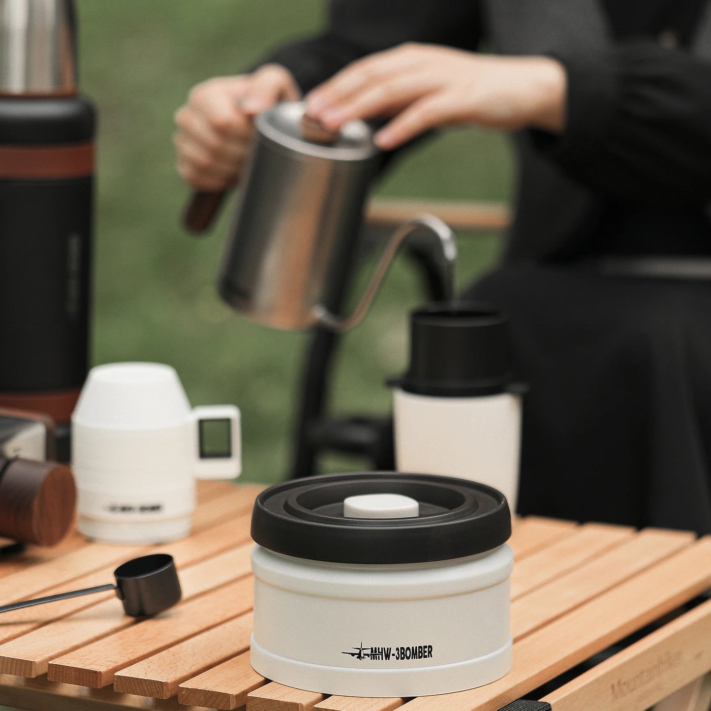 Manual Vacuum Airtight Coffee Bean Storage Canister